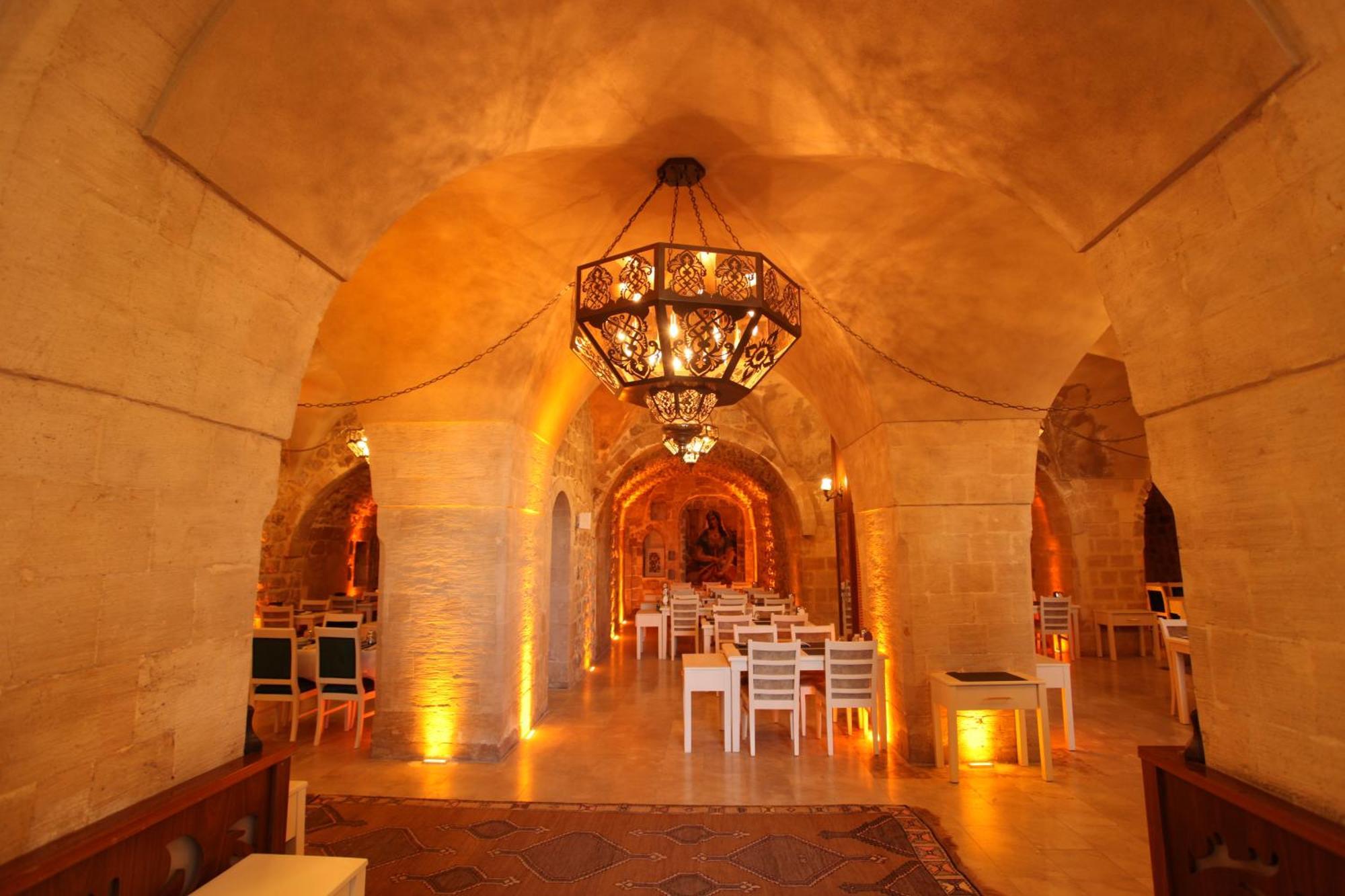 Tughan Hotel Mardin Esterno foto