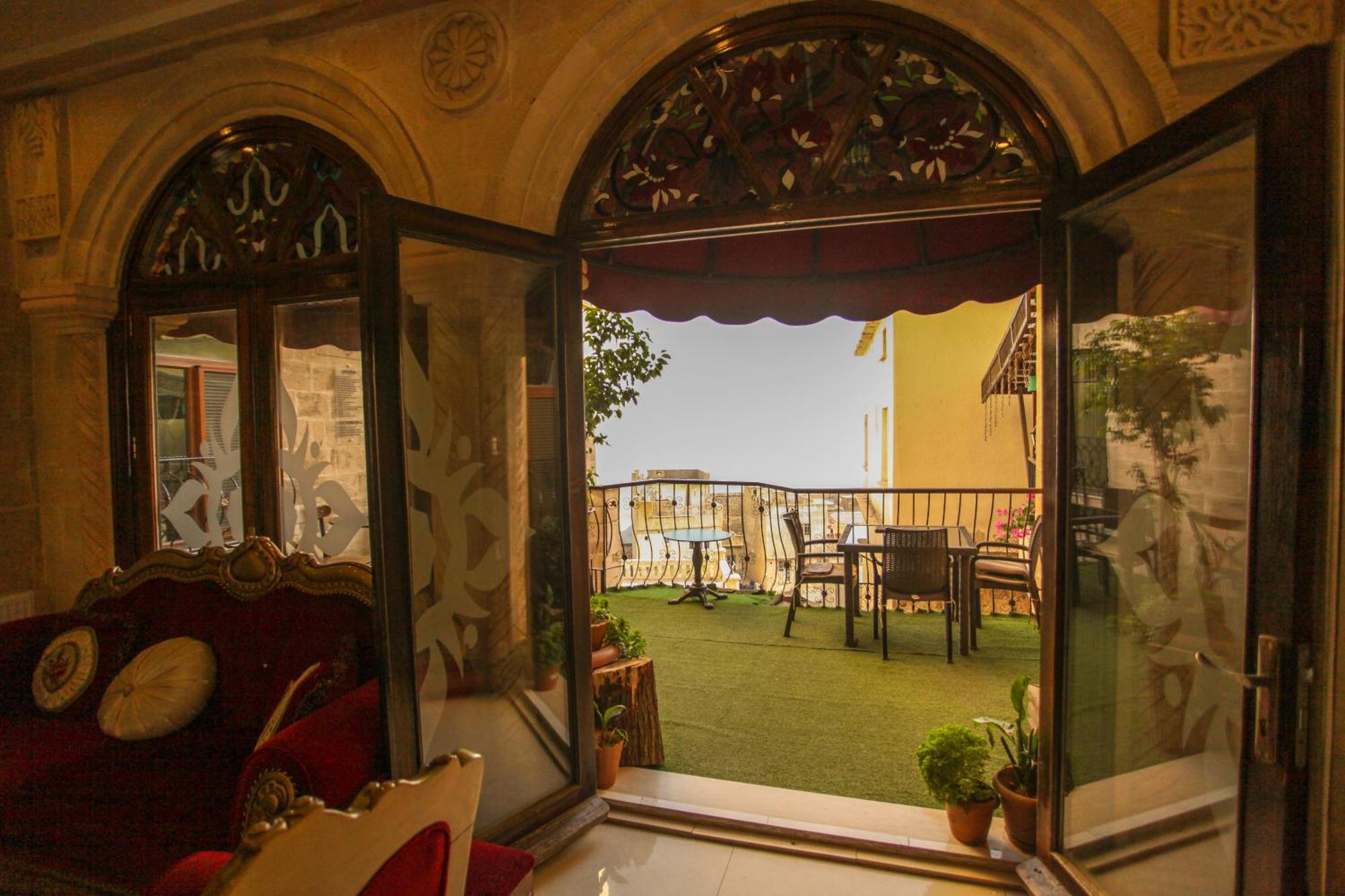Tughan Hotel Mardin Esterno foto