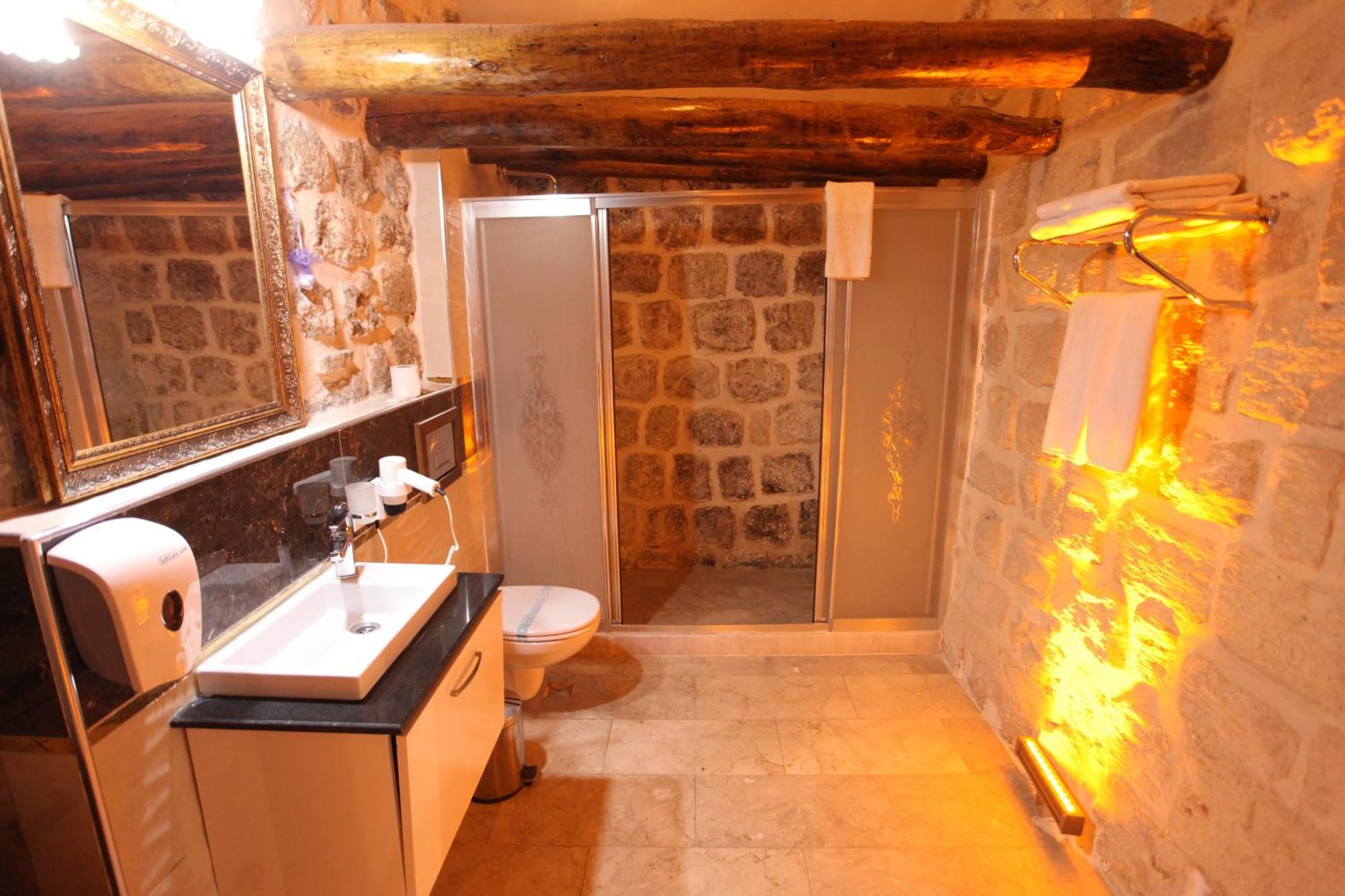Tughan Hotel Mardin Esterno foto