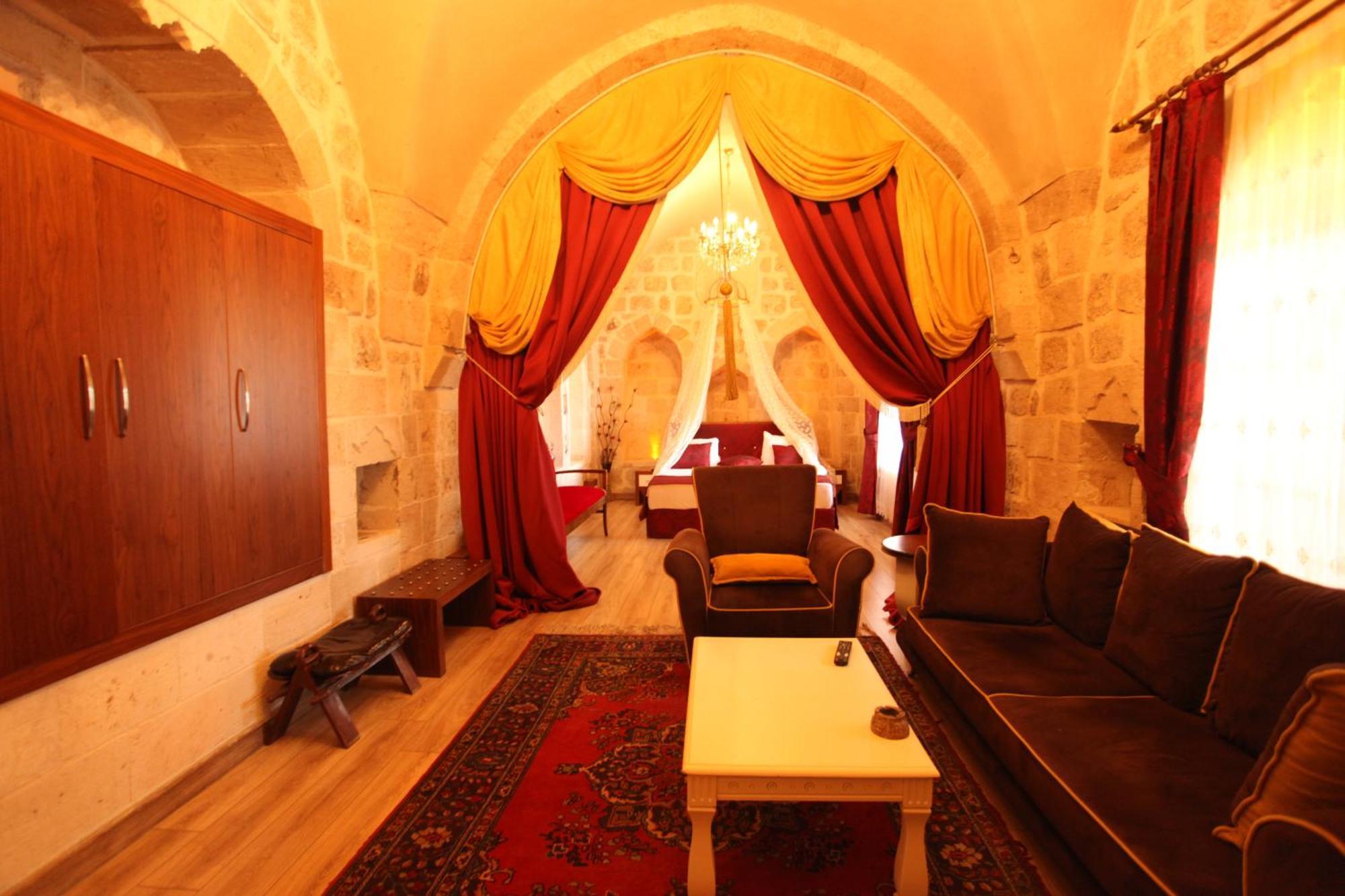 Tughan Hotel Mardin Esterno foto