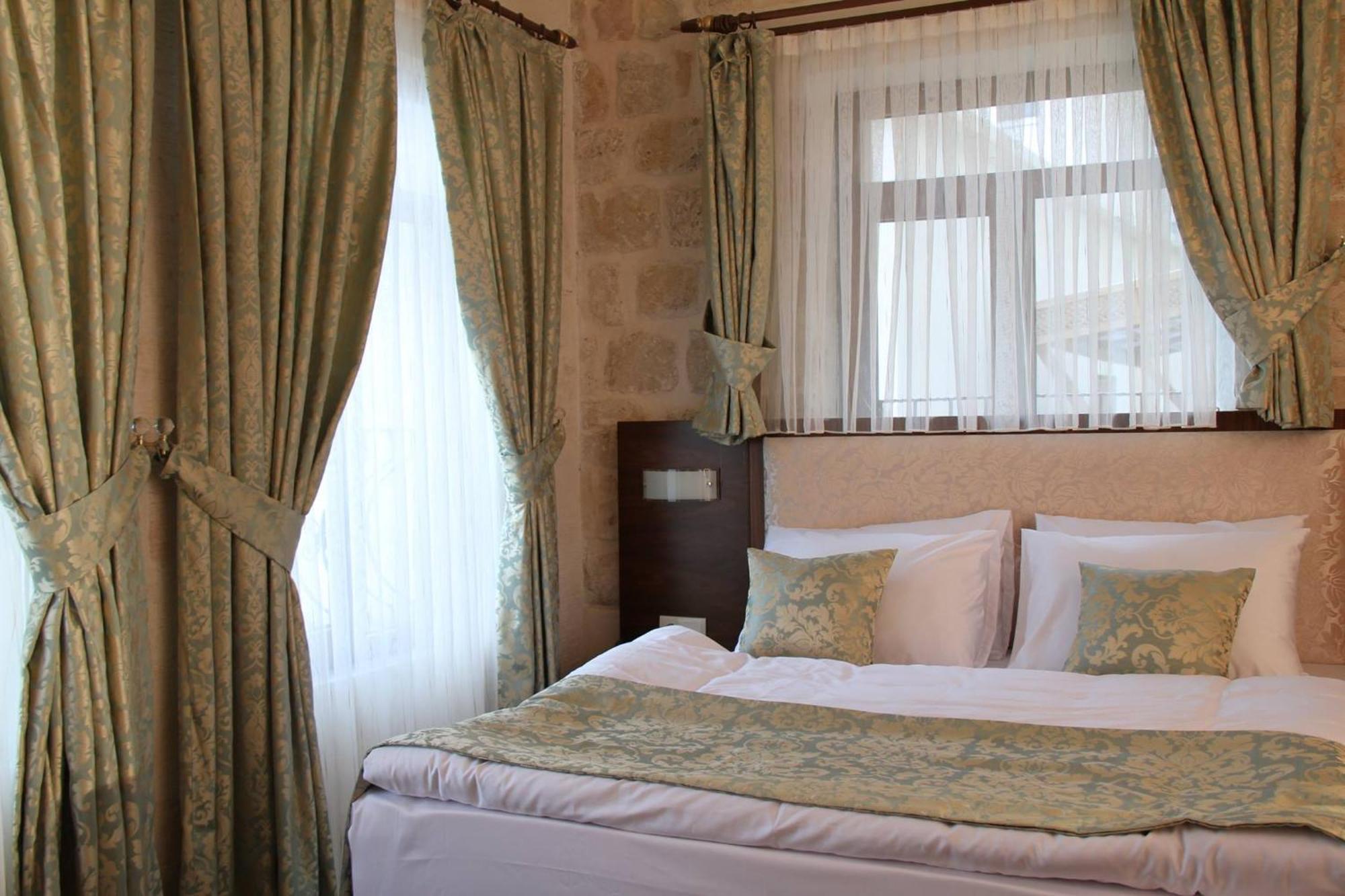 Tughan Hotel Mardin Esterno foto
