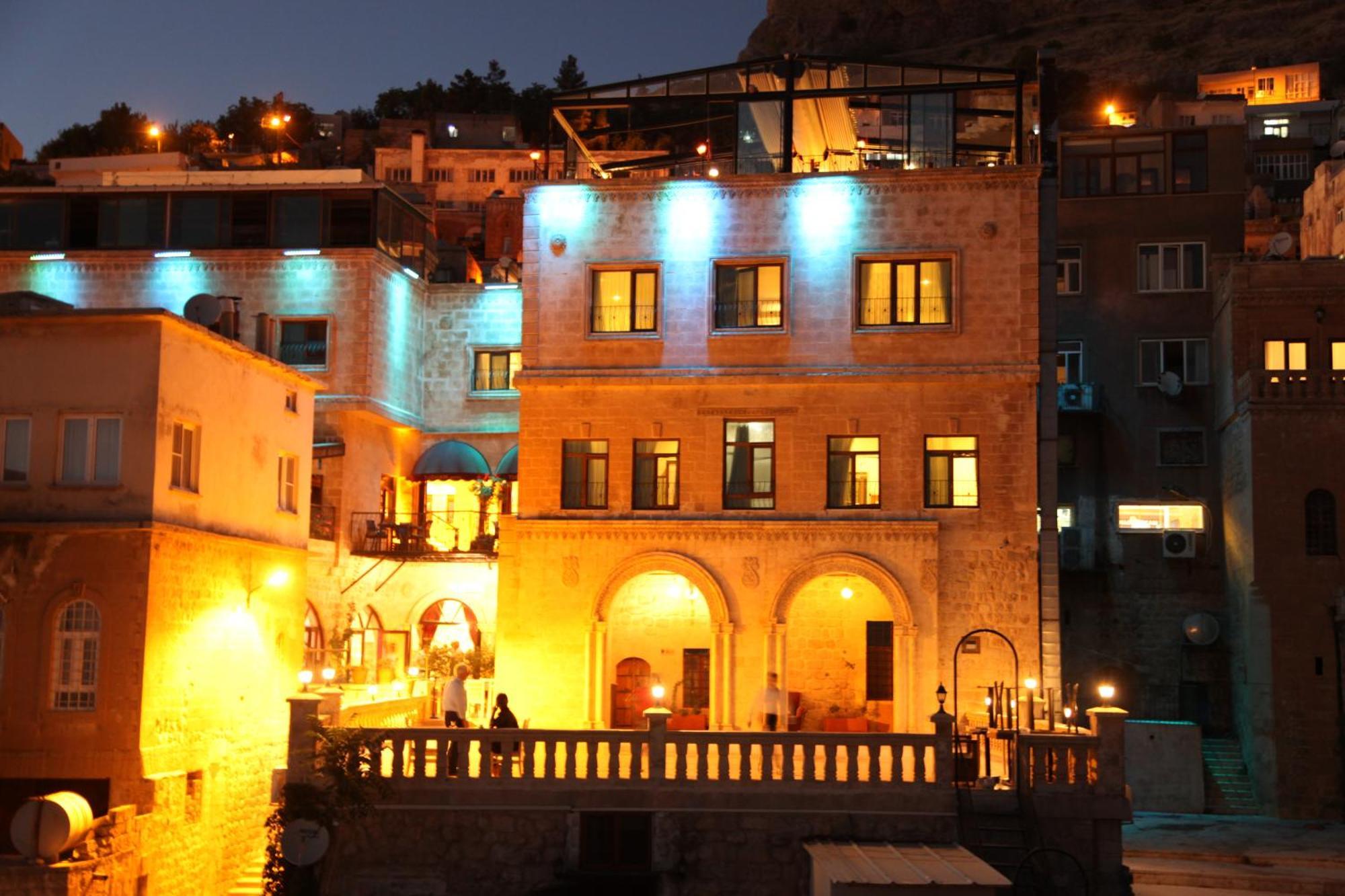 Tughan Hotel Mardin Esterno foto