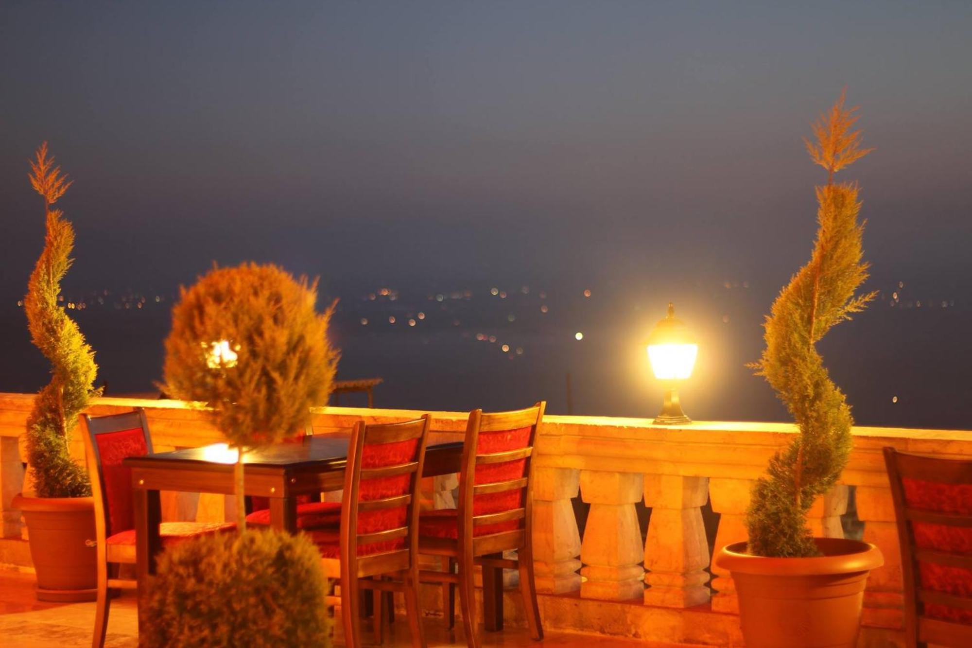 Tughan Hotel Mardin Esterno foto